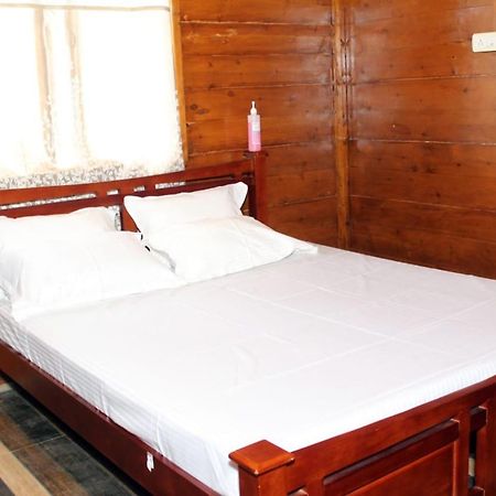Vicky Wood House Villa Ooty Buitenkant foto